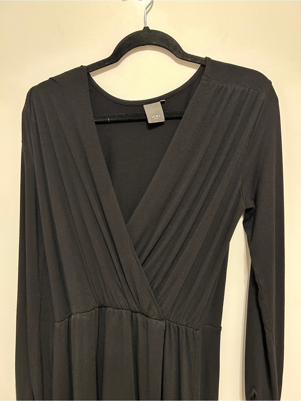 ICHI Women’s Size Medium Black Long-Sleeve V-Neck Faux Wrap knee Length Dress - Picture 2 of 13